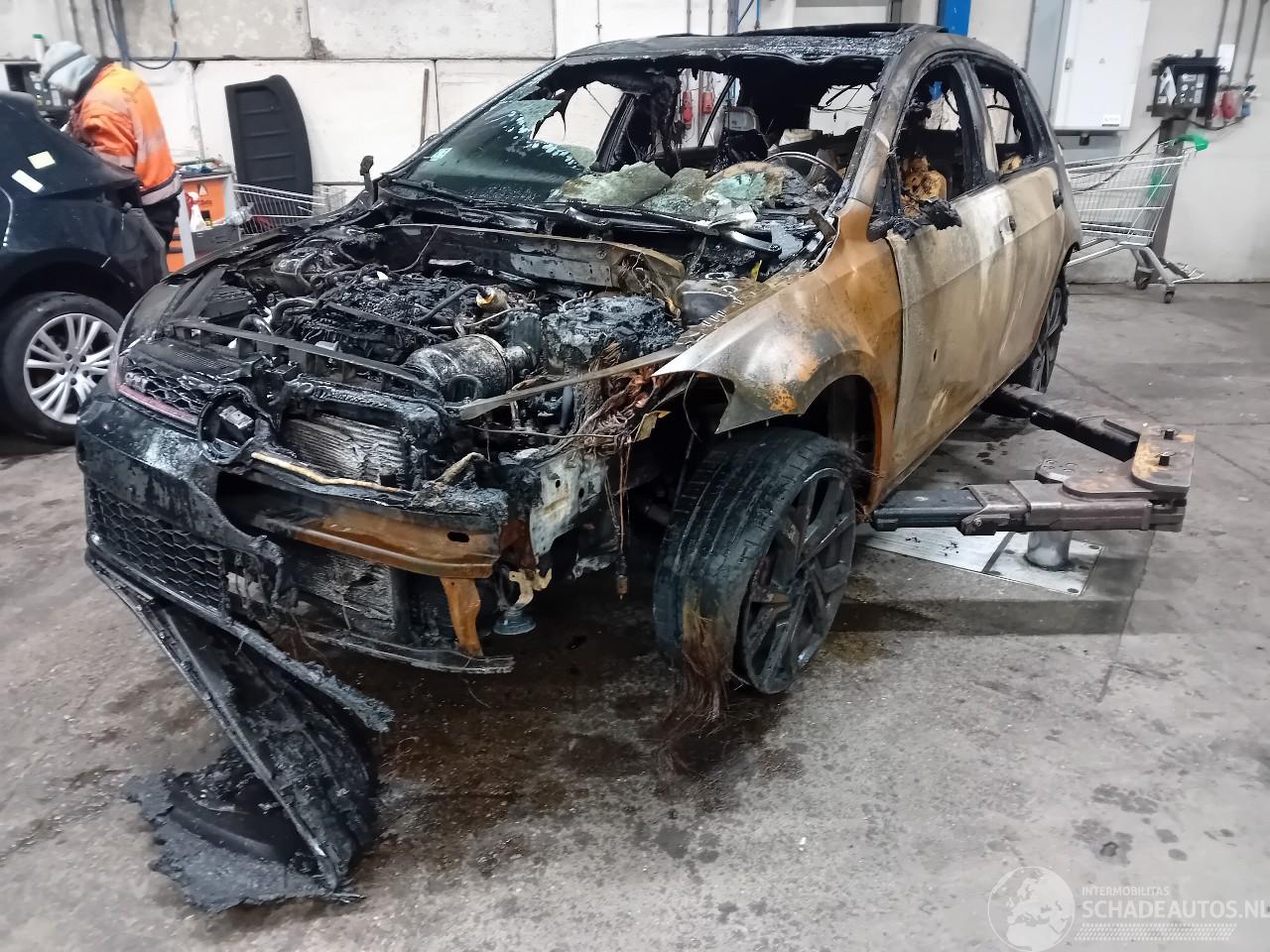 Volkswagen Golf Golf VII (AUA) Hatchback 2.0 GTI 16V Performance Package (CHHA) [169kW=
]  (04-2013/08-2020)