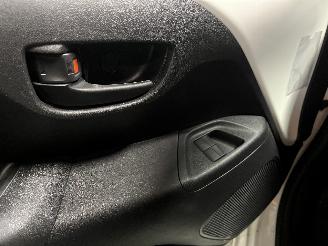 Toyota Aygo Aygo (B40) Hatchback 1.0 12V VVT-i (1KR-FE) [51kW]  (05-2014/06-2018) picture 11