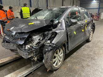 Uttjänta bilar auto Toyota Yaris Yaris III (P13) Hatchback 1.5 16V Hybrid (1NZ-FXE) [74kW]  (03-2012/09=
-2020) 2013/7