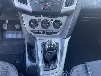 Ford Focus Focus 3 Wagon Combi 1.0 Ti-VCT EcoBoost 12V 100 (M2DA(Euro 5)) [74kW] =
 (02-2012/05-2018) picture 16