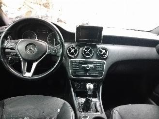 Mercedes A-klasse A (W176) Hatchback 1.6 A-180 16V (M270.910) [90kW]  (09-2012/05-2018) picture 5