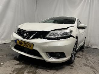 krockskadad bil auto Nissan Pulsar Pulsar (C13) Hatchback 1.2 DIG-T 16V (HRA2DDT) [85kW]  (10-2014/...) 2016/5