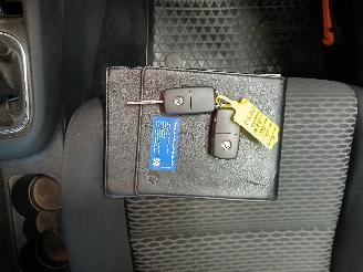Volkswagen Golf Golf VI (5K1) Hatchback 1.6 TDI 16V (CAYC(Euro 5)) [77kW]  (02-2009/11=
-2012) picture 27