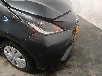 Toyota Aygo Aygo (B40) Hatchback 1.0 12V VVT-i (1KR-FE) [51kW]  (05-2014/06-2018) picture 25