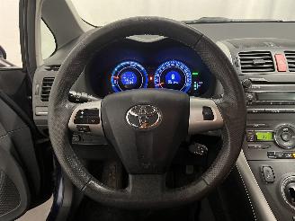 Toyota Auris Auris (E15) Hatchback 1.8 16V HSD Full Hybrid (2ZRFXE) [100kW]  (09-20=
10/09-2012) picture 27