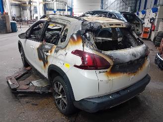 Peugeot 2008 2008 (CU) MPV 1.2 12V e-THP PureTech 110 (EB2DT(HNZ)) [81kW]  (01-2015=
/12-2019) picture 4