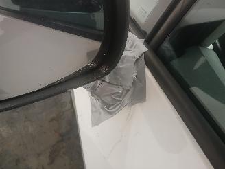 Seat Ibiza Ibiza IV (6J5) Hatchback 5-drs 1.2 TDI Ecomotive (CFWA) [55kW]  (06-20=
10/05-2015) picture 21