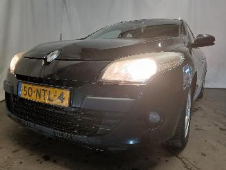 Auto incidentate Renault Mégane Megane III Grandtour (KZ) Combi 5-drs 1.5 dCi 110 (K9K-837(K9K-N8)) [8=
1kW]  (02-2009/04-2016) 2011/1