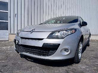 Auto incidentate Renault Mégane Megane III Berline (BZ) 5-deurs 1.5 dCi 110 (K9K-636) [81kW]  (04-2011=
/...) 2011/5