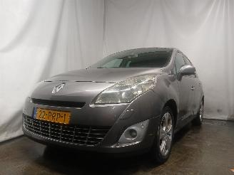 krockskadad bil auto Renault Scenic Grand Scénic III (JZ) MPV 2.0 16V CVT (M4R-F713) [103kW]  (02-2009/1=
2-2016) 2011/3