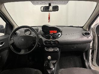 Renault Twingo Twingo II (CN) Hatchback 3-drs 1.2 16V (D4F-764(D4F-E7)) [55kW]  (03-2=
007/09-2014) picture 10