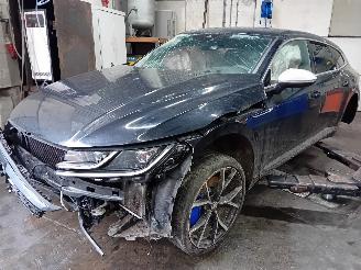 demontáž osobní automobily Volkswagen Arteon Arteon Shooting Brake (3HAC) Combi 2.0 TSI R 16V 4Motion (DNFG) [235kW=
]  (11-2020/...) 2021/10