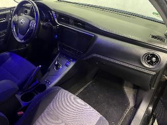 Toyota Auris Auris Touring Sports (E18) Combi 1.8 16V Hybrid (2ZRFXE) [100kW]  (07-=
2013/12-2018) picture 12