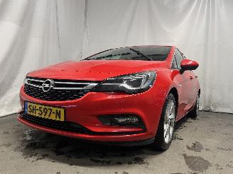 krockskadad bil auto Opel Astra Astra K Hatchback 5-drs 1.6 CDTI 136 16V (B16DTH) [100kW]  (06-2015/08=
-2019) 2018/4