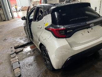 Toyota Yaris Yaris IV (P21/PA1/PH1) Hatchback 1.5 12V Hybrid 115 (M15AFXE) [85kW]  =
(02-2020/...) picture 4