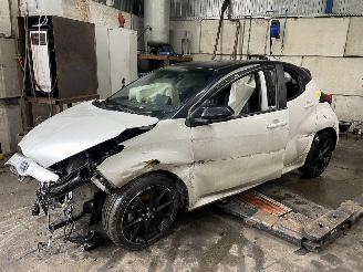 Uttjänta bilar auto Toyota Yaris Yaris IV (P21/PA1/PH1) Hatchback 1.5 12V Hybrid 115 (M15AFXE) [85kW]  =
(02-2020/...) 2022/8