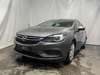 Damaged car Opel Astra Astra K Sports Tourer Combi 1.6 CDTI 110 16V (B16DTE) [81kW]  (04-2016=
/08-2019) 1980