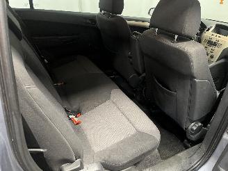 Opel Zafira Zafira (M75) MPV 1.6 16V (Z16XER(Euro 4)) [85kW]  (01-2008/04-2015) picture 15