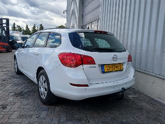 Opel Astra Astra J Sports Tourer (PD8/PE8/PF8) Combi 1.7 CDTi 16V (A17DTR(Euro 5)=
) [81kW]  (10-2010/10-2015) picture 5