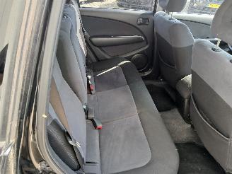 Mitsubishi Outlander Outlander (CU) SUV 2.0 16V 4x2 (4G63(16V)) [100kW]  (05-2003/10-2006) picture 9