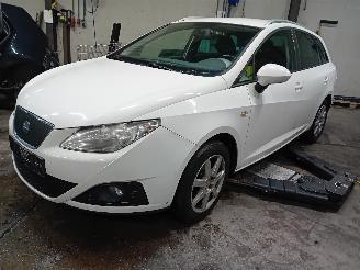 Autoverwertung Seat Ibiza Ibiza ST (6J8) Combi 1.2 TDI Ecomotive (CFWA) [55kW]  (04-2010/05-2015=
) 2011/5