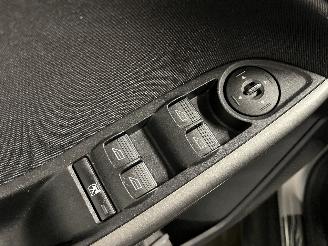 Ford Focus Focus 3 Hatchback 1.0 Ti-VCT EcoBoost 12V 100 (M2DA(Euro 5)) [74kW]  (=
02-2012/05-2018) picture 16