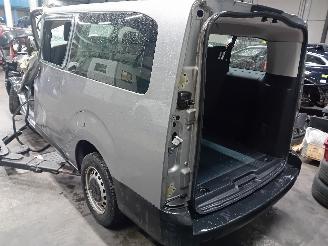 Peugeot Traveller Traveller MPV 1.5 BlueHDi 120 (DV5RUC(YHV)) [88kW]  (06-2018/04-2025) picture 4