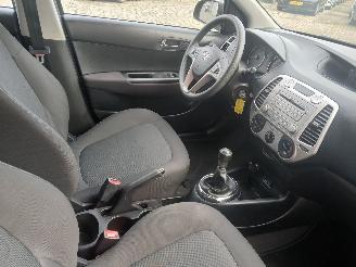 Hyundai I-20 i20 Hatchback 1.2i 16V (G4LA) [57kW]  (09-2008/12-2012) picture 8