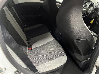 Toyota Aygo Aygo (B40) Hatchback 1.0 12V VVT-i (1KR-FE) [51kW]  (05-2014/06-2018) picture 17