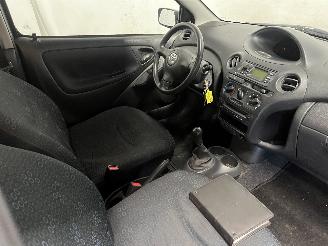 Toyota Yaris Yaris (P1) Hatchback 1.3 16V VVT-i (2SZFE) [64kW]  (04-2002/09-2005) picture 8