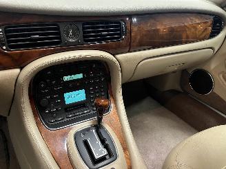 Jaguar XJ XJ8 (X308) Sedan 3.2 V8 32V Executive,Sport (AC) [174kW]  (07-1997/05-=
2003) picture 18