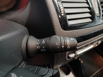 Renault Mégane Megane III Grandtour (KZ) Combi 5-drs 1.4 16V TCe 130 (H4J-700(H4J-A7)=
) [96kW]  (05-2009/02-2016) picture 14