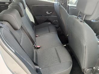 Renault Mégane Megane III Berline (BZ) 5-deurs 1.5 dCi 110 (K9K-636) [81kW]  (04-2011=
/...) picture 7