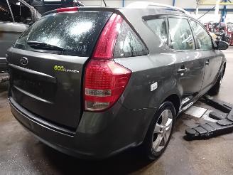 Kia Cee d Cee'd Sporty Wagon (EDF) Combi 1.4 16V (G4FA) [66kW]  (07-2009/12-2012=
) picture 3