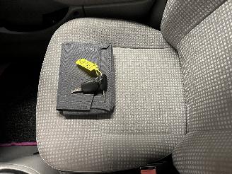 Renault Kangoo Kangoo (KC) MPV 1.6 16V (K4M-752) [70kW]  (06-2001/01-2008) picture 18