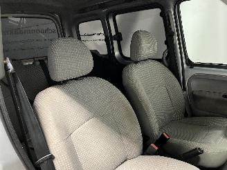 Renault Kangoo Kangoo (KC) MPV 1.6 16V (K4M-752) [70kW]  (06-2001/01-2008) picture 8