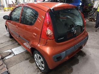 Peugeot 107 107 Hatchback 1.0 12V (384F(1KR)) [50kW]  (06-2005/05-2014) picture 4