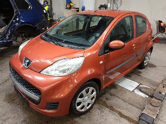 rozbiórka samochody osobowe Peugeot 107 107 Hatchback 1.0 12V (384F(1KR)) [50kW]  (06-2005/05-2014) 2009/8