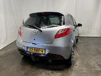 Mazda 2 2 (DE) Hatchback 1.3 16V MZR (ZJ46) [62kW]  (01-2010/06-2015) picture 5