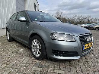 Audi A3 A3 (8P1) Hatchback 3-drs 1.6 TDI 16V (CAYC) [77kW]  (05-2009/08-2012) picture 7