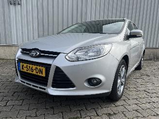 Damaged car Ford Focus Focus 3 Wagon Combi 1.0 Ti-VCT EcoBoost 12V 125 (M1DA(Euro 5)) [92kW] =
 (02-2012/05-2018) 2013/11