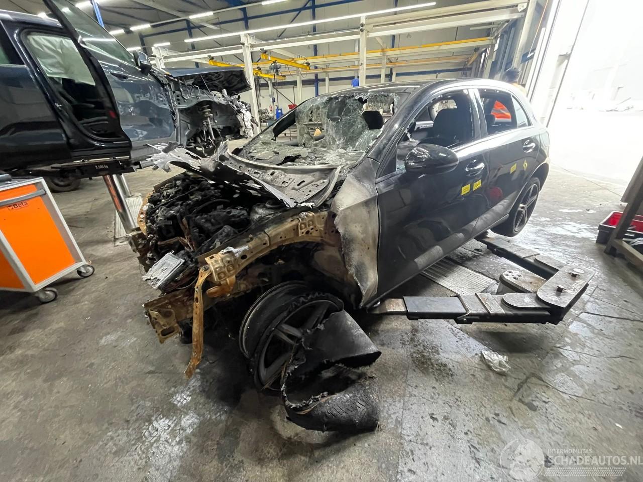 Mercedes A-klasse A (177.0) Hatchback 1.3 A-250 e Turbo 16V (M282.914) [160kW]  (08-2019=
/12-2026)