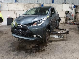 Purkuautot passenger cars Toyota Aygo Aygo (B40) Hatchback 1.0 12V VVT-i (1KR-FE) [51kW]  (05-2014/06-2018) 2015/12