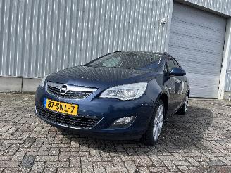 skadebil auto Opel Astra Astra J Sports Tourer (PD8/PE8/PF8) Combi 1.4 Turbo 16V (A14NET(Euro 5=
)) [103kW]  (10-2010/10-2015) 2011/10