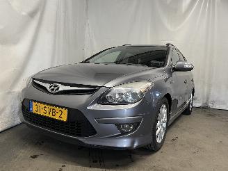 krockskadad bil auto Hyundai I-30 i30 Crosswagon (WWH) Combi 1.4 CVVT 16V (G4FA) [80kW]  (11-2009/06-201=
2) 2011/12