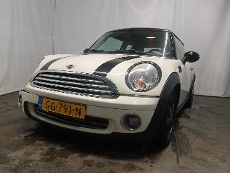 krockskadad bil auto Mini Mini Mini (R56) Hatchback 1.6 16V Cooper (N12-B16A) [88kW]  (10-2006/02-201=
2) 2009/4