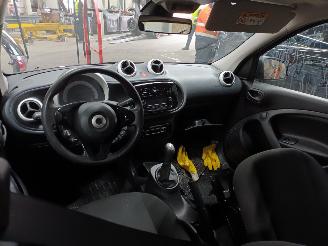 Smart Forfour Forfour (453) Hatchback 5-drs 1.0 12V (M281.920) [52kW]  (07-2014/...)= picture 5