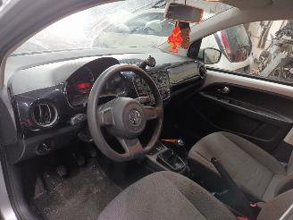 Volkswagen Up! Up! (121) Hatchback 1.0 12V 60 (CHYA) [44kW]  (08-2011/08-2020) picture 5