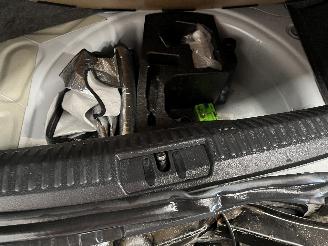 Volkswagen Polo Polo V (6R) Hatchback 1.0 12V BlueMotion Technology (CHYA) [44kW]  (01=
-2014/10-2017) picture 18