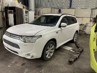Uttjänta bilar auto Mitsubishi Outlander Outlander (GF/GG) SUV 2.0 16V PHEV 4x4 (Y61) [147kW]  (01-2014/12-2021=
) 2014/4